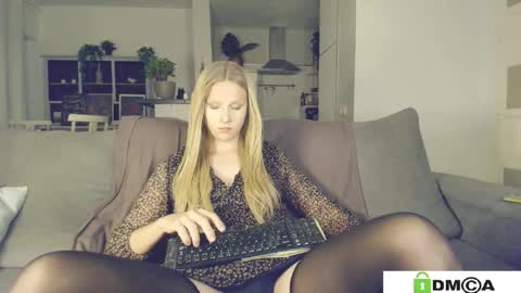 Sexy Ladybug online show from December 4, 10:48 am