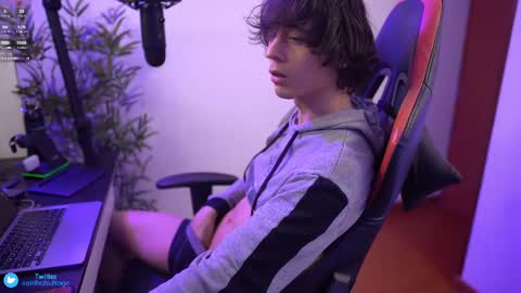 Anthony Buitrago Independent model online show from February 28, 2:20 am