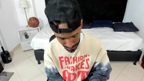 Snapshot of anthoy_wayans chatting on October 3, 12:42 am       online show from October 3, 12:42 am