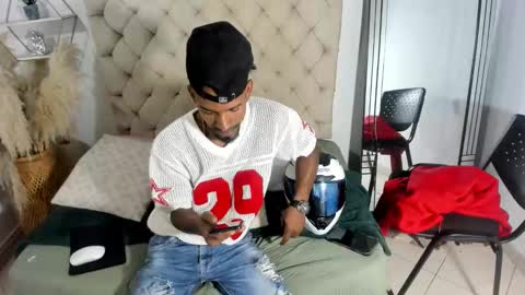 Snapshot of anthoy_wayans chatting on September 25, 11:56 pm       online show from September 25, 11:56 pm