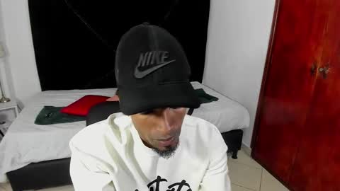 Snapshot of anthoy_wayans chatting on October 18, 12:26 am       online show from October 18, 12:26 am