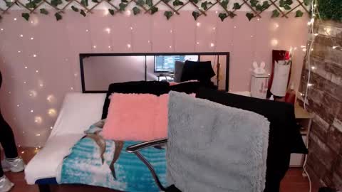 Snapshot of antolyh_c chatting on March 12, 6:32 pm antolyh_c online show from March 12, 6:32 pm