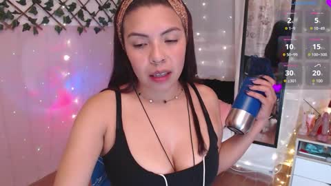Snapshot of antolyh_c chatting on October 22, 1:13 pm antolyh_c online show from October 22, 1:13 pm