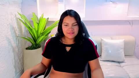 Snapshot of antonela_tp chatting on September 19, 12:31 pm Antonela online show from September 19, 12:31 pm