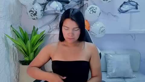 Snapshot of antonela_tp chatting on October 6, 12:45 pm Antonela online show from October 6, 12:45 pm