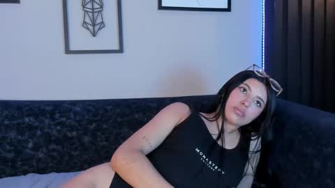 antonella__0 online show from May 21, 1:17 pm