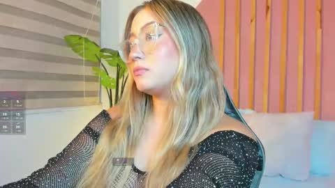 A N T O N E L L A  online show from September 15, 7:15 pm