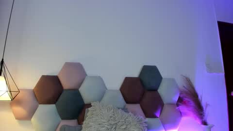 AntonellaHall  online show from December 4, 12:16 pm