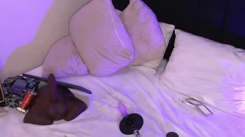 antonellariva_ online show from May 13, 7:34 pm