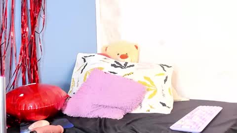 Snapshot of antonellasmith0 chatting on February 17, 12:49 pm ANTO  online show from February 17, 12:49 pm