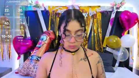 A N T O N E L L E  online show from February 13, 11:46 am