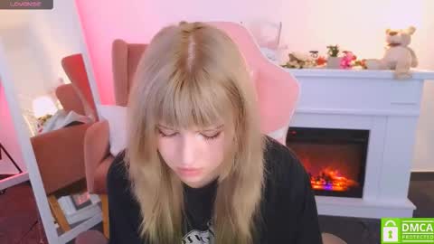 antonia_ferrero online show from September 23, 7:02 am