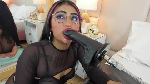 Antonia online show from February 21, 9:00 pm