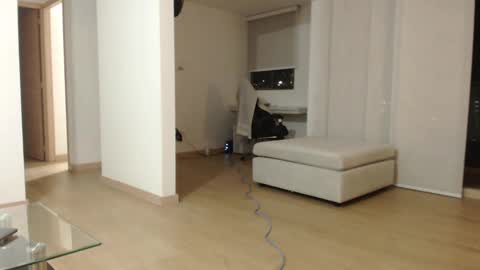 antony_smithh online show from September 15, 5:20 am