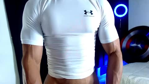 Instagram miguelangel1802  online show from October 22, 5:25 pm