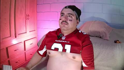 AnuarFox online show from February 8, 8:40 am