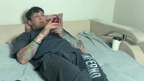Tom online show from May 9, 4:46 pm