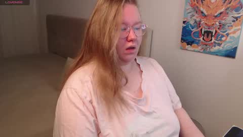 Anya Muna online show from December 7, 6:21 pm