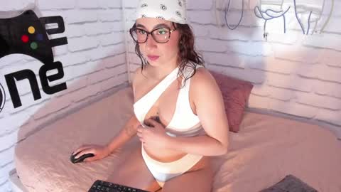 anya_shaffer online show from May 13, 3:05 am