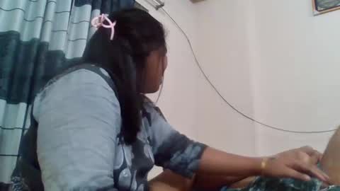 anydanyg online show from November 2, 7:25 pm