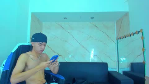 Snapshot of anyelo_sexyhot chatting on September 26, 1:19 pm anyelo_sexyhot online show from September 26, 1:19 pm