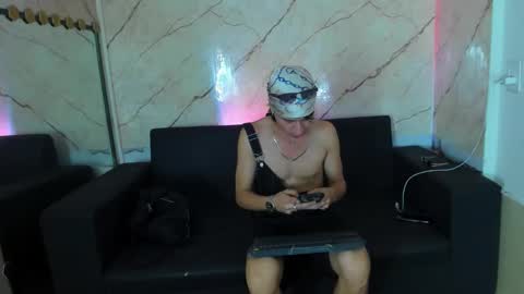 Snapshot of anyelo_sexyhot chatting on October 6, 12:45 pm anyelo_sexyhot online show from October 6, 12:45 pm