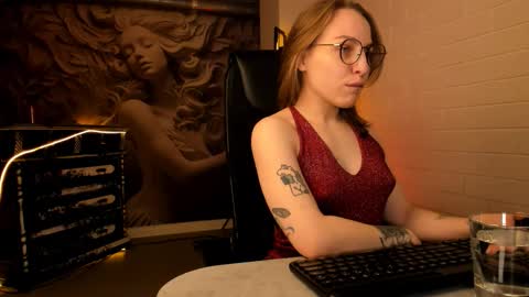 APHEX QUEEN online show from November 23, 5:27 am