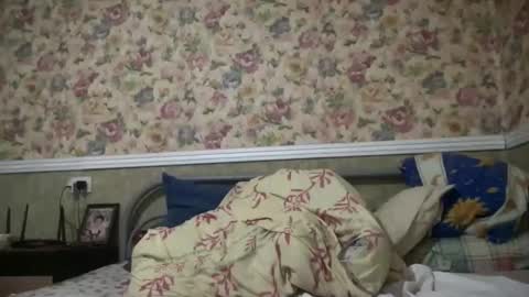 aphr0dite22 online show from April 10, 11:48 am