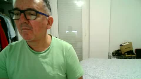 Snapshot of apixaba chatting on October 21, 9:29 pm furry bear online show from October 21, 9:29 pm