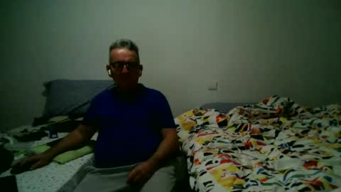 Snapshot of apixaba chatting on December 29, 8:37 pm furry bear online show from December 29, 8:37 pm