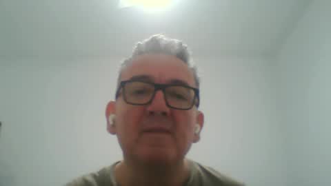 Snapshot of apixaba chatting on December 4, 9:40 pm furry bear online show from December 4, 9:40 pm