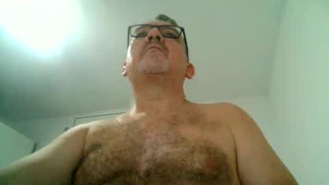 Snapshot of apixaba chatting on September 11, 10:33 pm furry bear online show from September 11, 10:33 pm