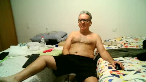 Snapshot of apixaba chatting on December 28, 9:08 pm furry bear online show from December 28, 9:08 pm