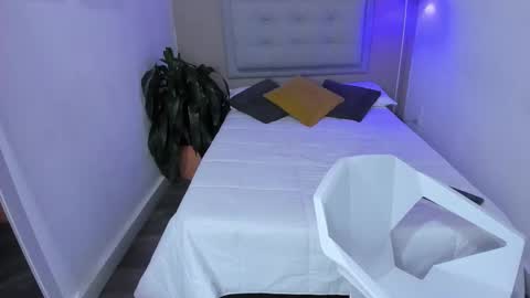 Apolo twink online show from November 5, 9:50 pm