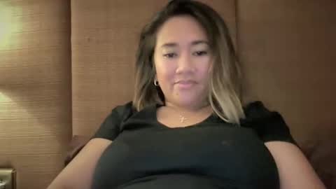 Snapshot of apple_pie_love chatting on November 1, 3:22 pm Anika online show from November 1, 3:22 pm