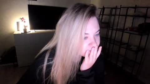 appleyummybuns online show from November 14, 12:40 pm