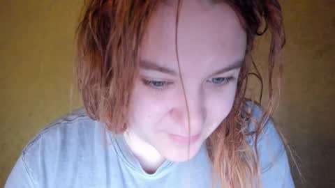 appleyummybuns online show from March 21, 5:35 am