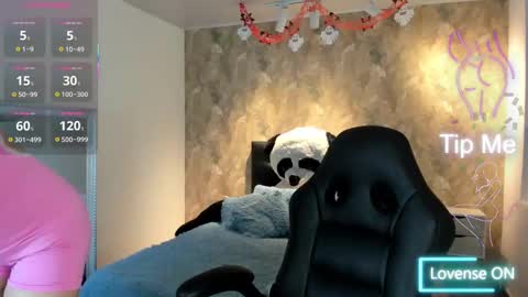 Snapshot of april_dumont chatting on October 22, 3:13 pm April online show from October 22, 3:13 pm