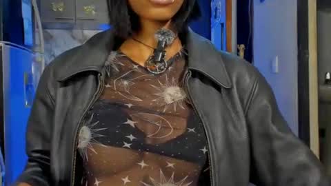 aprillebony319262 online show from April 17, 2:47 am