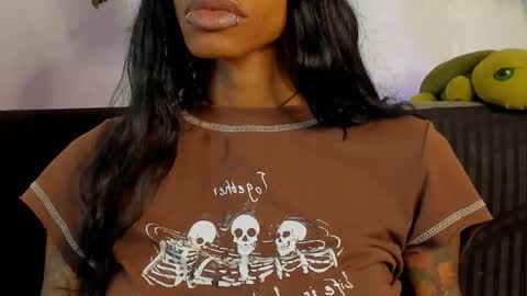 aprillebony319262 online show from February 25, 7:50 pm