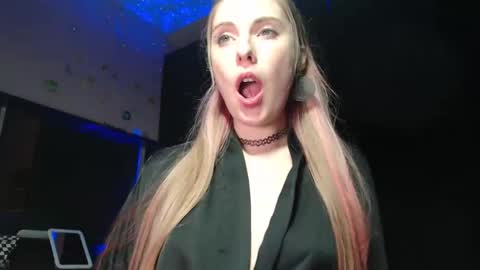 aqualen online show from March 7, 4:40 pm