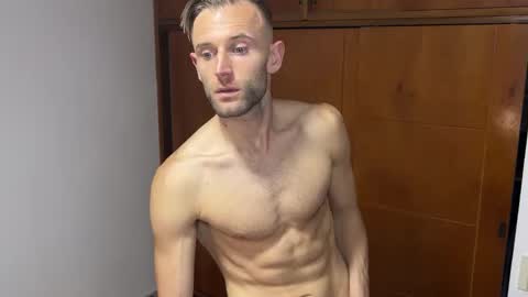 Aquilesmade online show from December 8, 3:40 am