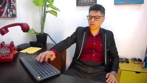 aquilestaylor online show from July 11, 1:03 pm