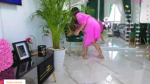 IsaBella online show from October 10, 9:26 am