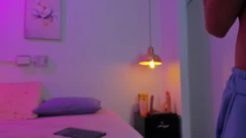 aria_millers1 online show from May 26, 11:16 am