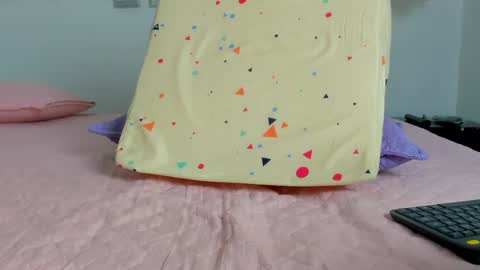 aria_millers1 online show from May 9, 11:38 am