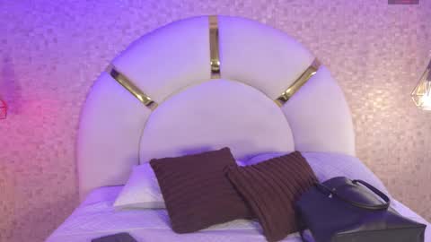 aria_sm online show from November 19, 7:12 pm