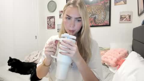 Ariah online show from November 13, 8:55 pm