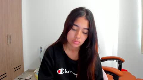 Snapshot of ariamontgomeryyy chatting on February 28, 3:15 pm Aria Montgomery online show from February 28, 3:15 pm