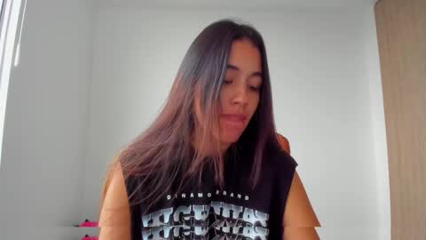 Snapshot of ariamontgomeryyy chatting on October 26, 10:31 pm Aria Montgomery online show from October 26, 10:31 pm